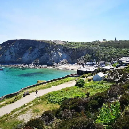 Howlyek, In St Agnes Village